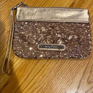 Express wristlet